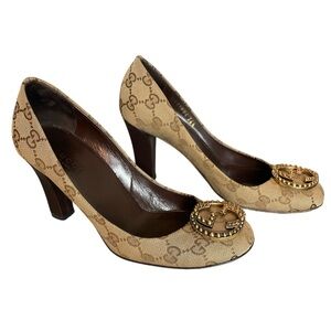 GUCCI Canvas Supreme Interlocking GG Logo Studded Block Heel Pumps \\ 36.5